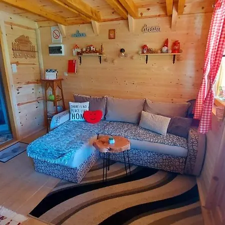 بيت للعطل Tarska Carolija Zaovine