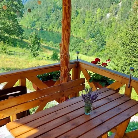 Tarska Carolija Zaovine بيت للعطل Popovići