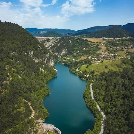 بيت للعطل Tarska Carolija Zaovine *